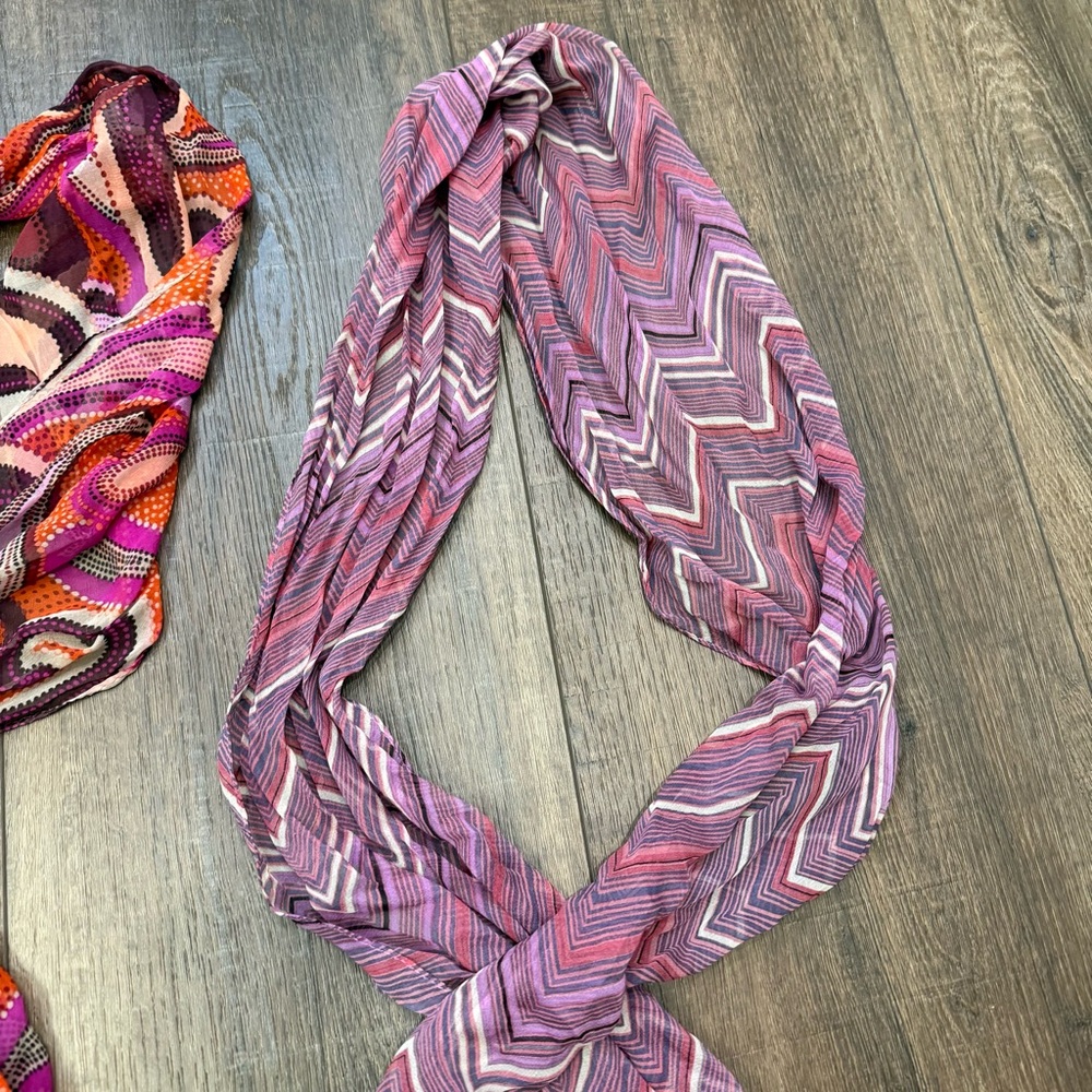 Silk patterned scarves - Picture 2 of 5